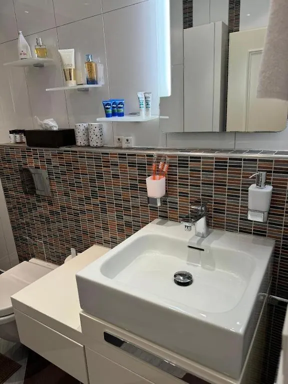 Centralpark Nuernberg 2 Zimmer 0*, Nuremberg